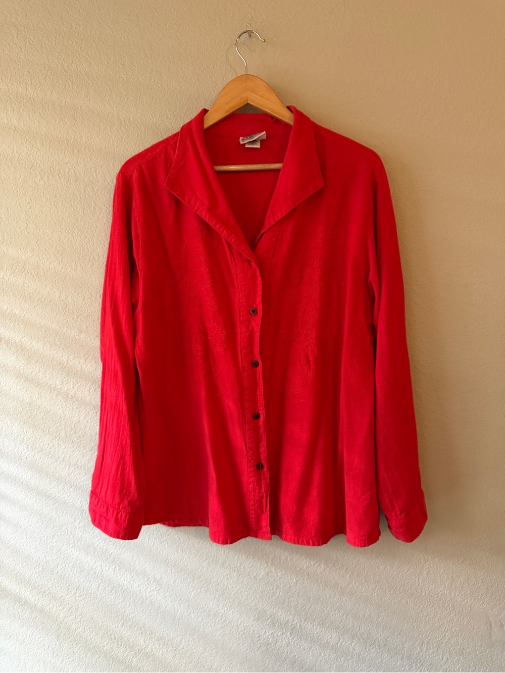 Eucalyptus Made in Guatemala Embroidered Red Button-Down Shirt Large